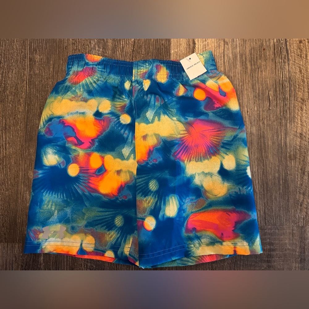 NEW‎ Under Armour Boys Size 5 Blue Tropical Swim Trunks Mesh Lined Shorts